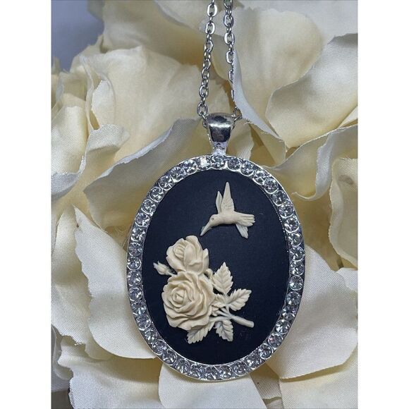 Christmas Gift Mom Daughter Gift Cameo Hummingbird Silver Crystal Necklace Xmas - Picture 2 of 7